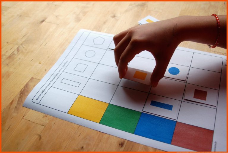 Farben und Formen zuordnen - ein kostenloses Lernspiel - Kiwole für farben und formen im kindergarten arbeitsblätter